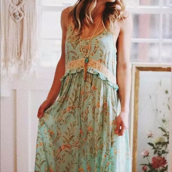 Dresses & Skirts - Boho Floral Gypsy Print Midi Ruffle Dress green